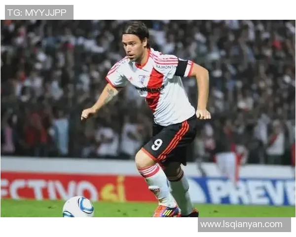 小足球球星崛起：年轻天才如何在绿茵场上书写属于自己的传奇