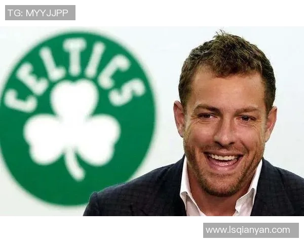 低调足球球星之子的人生故事从球场边缘到自我成长的轨迹